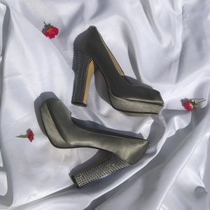 Legit Michael Kors Peep Toe Platform Pumps